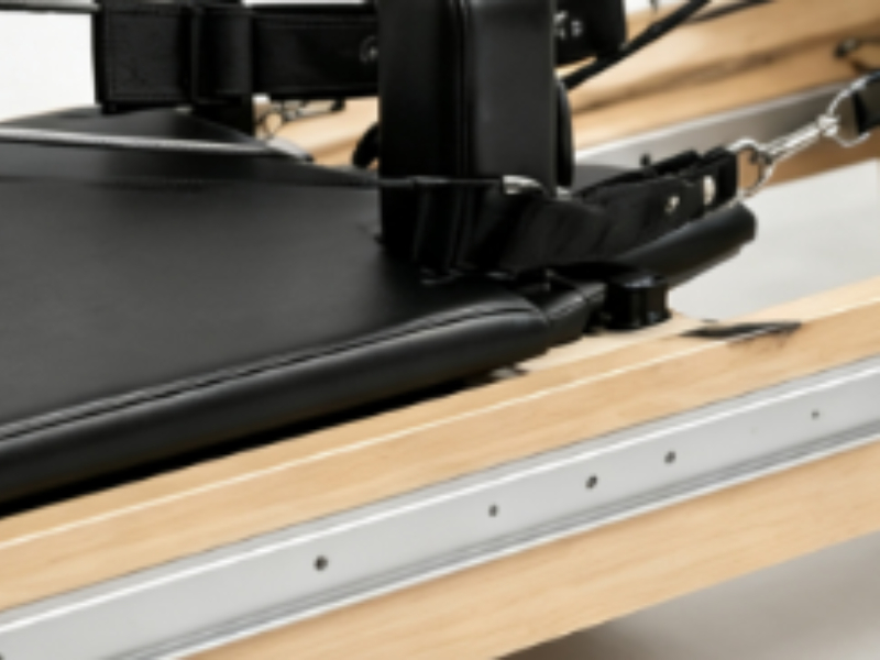 MJD-W46A Adjustable Maple Wood Pilates Reformer with Full Track